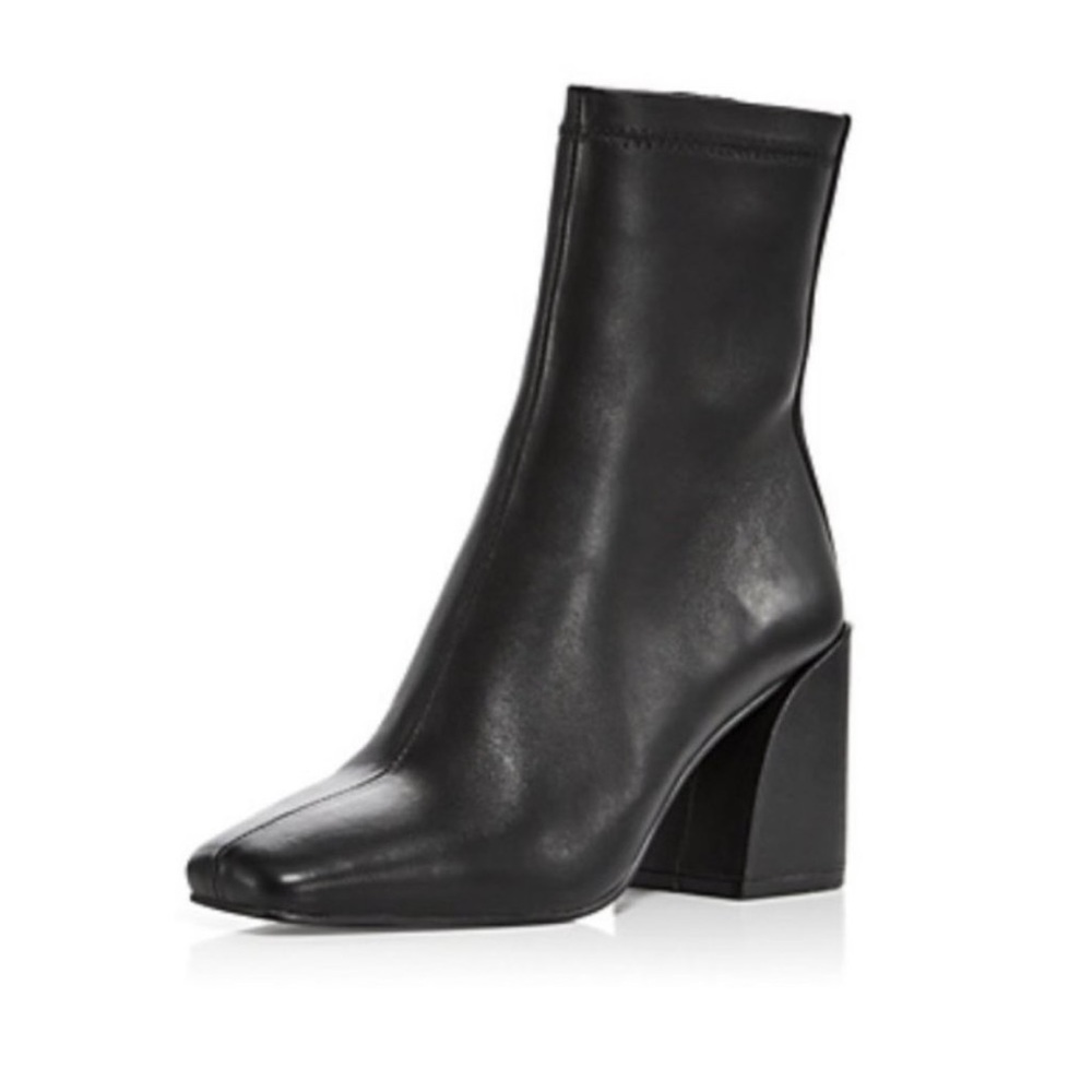 Aqua Black Leather Square Toe Heeled Booties Boots 8